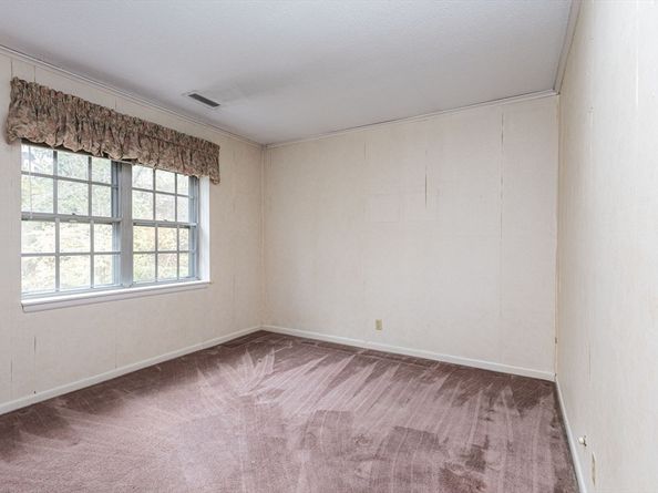 108 Lake Shore Rd 4, Boston MA 02135