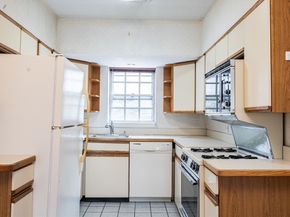 108 Lake Shore Rd 4, Boston MA 02135