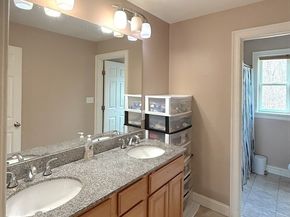 6 White Ln, Middleton MA 01949