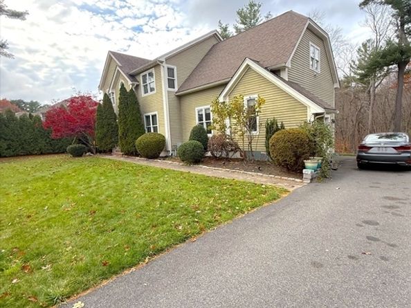 6 White Ln, Middleton MA 01949