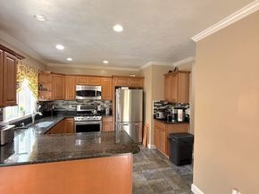 6 White Ln, Middleton MA 01949