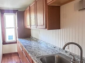 3 Bowker St, Worcester MA 01604