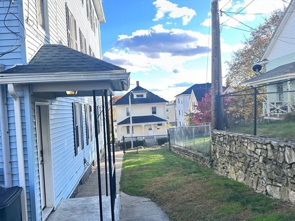 3 Bowker St, Worcester MA 01604