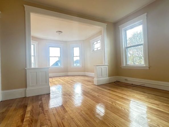 3 Bowker St, Worcester MA 01604