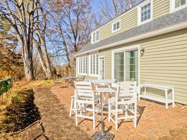 55 Fiske Hill Rd, Sturbridge MA 01566