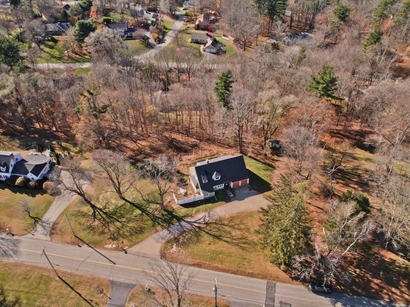 55 Fiske Hill Rd, Sturbridge MA 01566