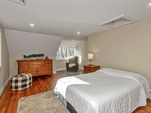 55 Fiske Hill Rd, Sturbridge MA 01566