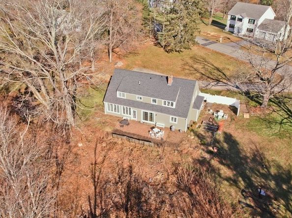 55 Fiske Hill Rd, Sturbridge MA 01566