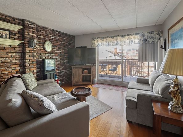 995 Massachusetts Avenue 404, Arlington MA 02476