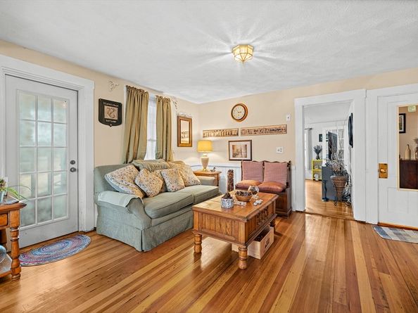 17 Wright Street, Woburn MA 01801