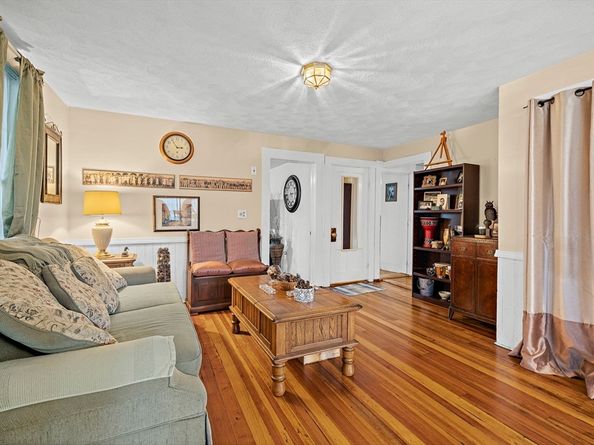 17 Wright Street, Woburn MA 01801