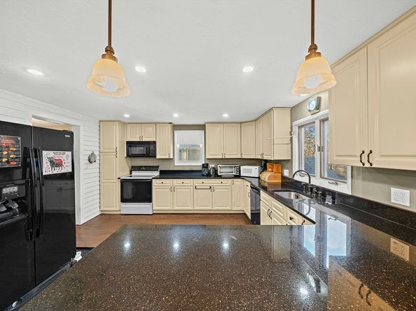 17 Wright Street, Woburn MA 01801