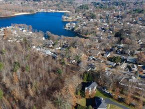 68 Upland Rd, Marlborough MA 01752