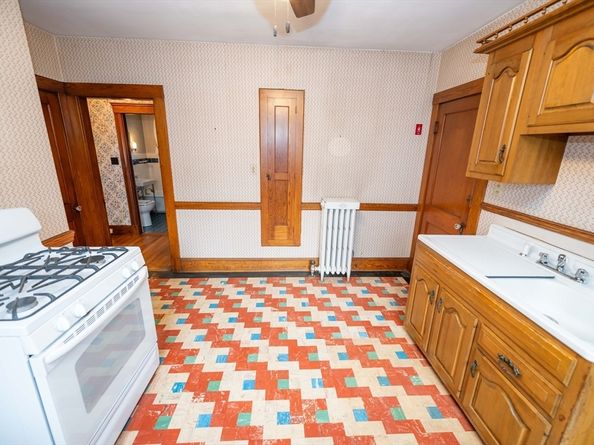 10 White St, Quincy MA 02169