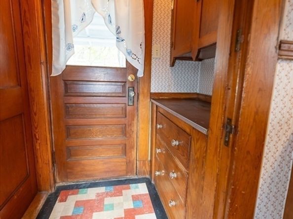 10 White St, Quincy MA 02169