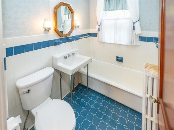 10 White St, Quincy MA 02169