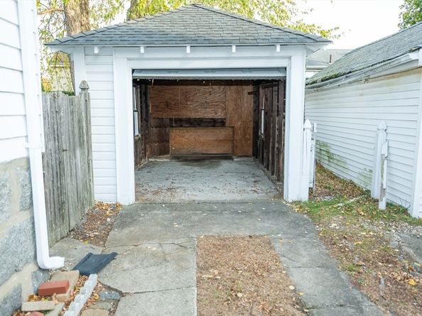 10 White St, Quincy MA 02169