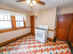 10 White St, Quincy MA 02169