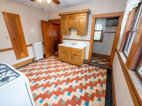 10 White St, Quincy MA 02169