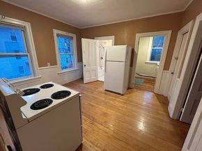 23 Lakewood St, Worcester MA 01603