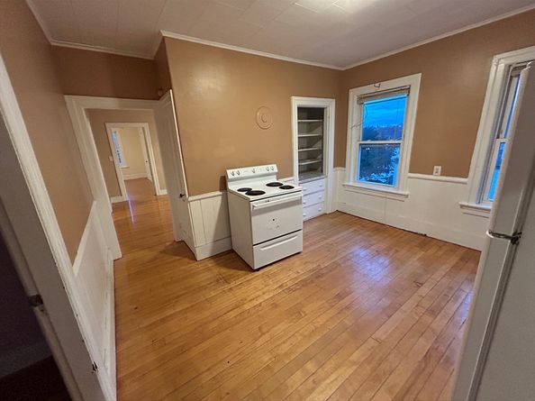 23 Lakewood St, Worcester MA 01603