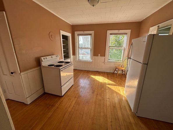 23 Lakewood St, Worcester MA 01603