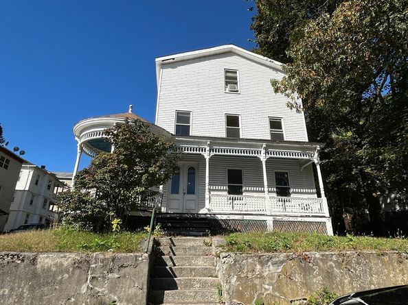 23 Lakewood St, Worcester MA 01603