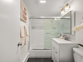 51 Warren St 13, Waltham MA 02453