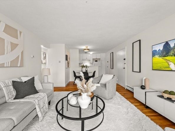 51 Warren St 13, Waltham MA 02453