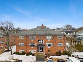 51 Warren St 13, Waltham MA 02453