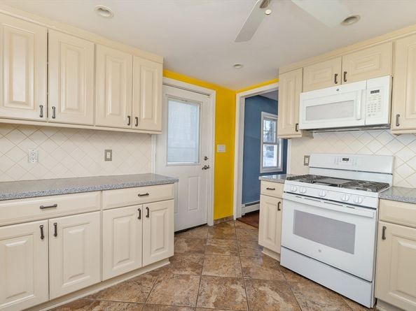 68 Beaver St, Salem MA 01970