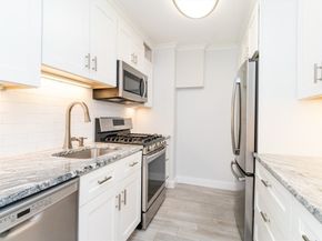 33 Pond Ave 1106, Brookline MA 02445