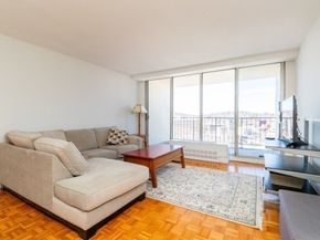 33 Pond Ave 1106, Brookline MA 02445