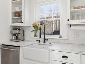 6 Atkinson St, Newburyport MA 01950