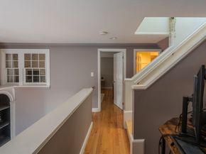 129 Essex St 8, Salem MA 01970