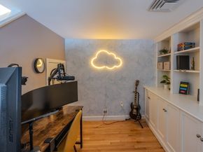 129 Essex St 8, Salem MA 01970