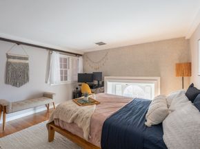 129 Essex St 8, Salem MA 01970