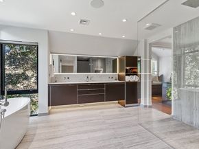 3 Wisteria Ln, Lexington MA 02420