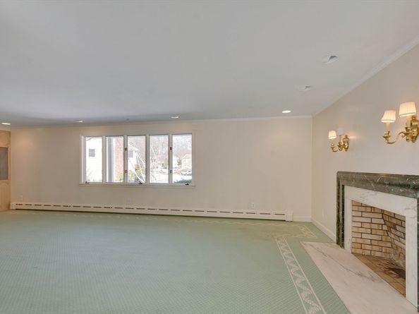 35 Hollywood Rd, Winchester MA 01890