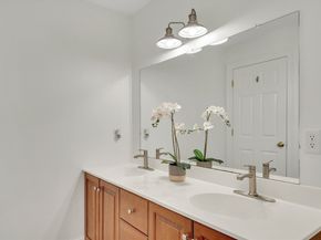 1401 Centre St 1401, Boston MA 02132