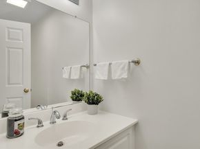 1401 Centre St 1401, Boston MA 02132