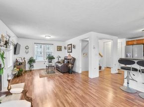 22 Bittersweet Blvd, Worcester MA 01607