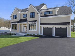 1 Delisio Dr, Andover MA 01810