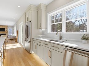 1 Delisio Dr, Andover MA 01810