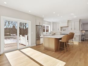 1 Delisio Dr, Andover MA 01810
