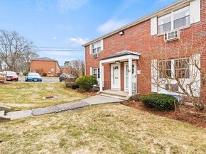 38 Village Green Dr 77, North Andover MA 01845