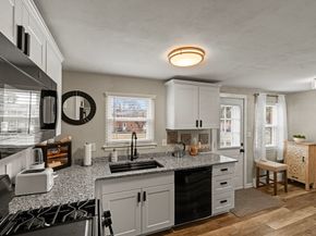 38 Village Green Dr 77, North Andover MA 01845