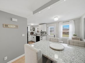 38 Village Green Dr 77, North Andover MA 01845