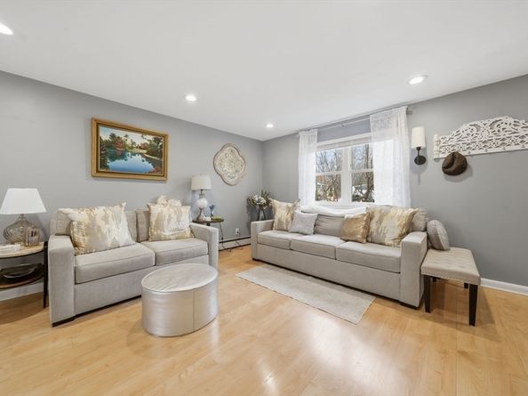 38 Village Green Dr 77, North Andover MA 01845