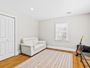 10 Crisileo Way, Canton MA 02021